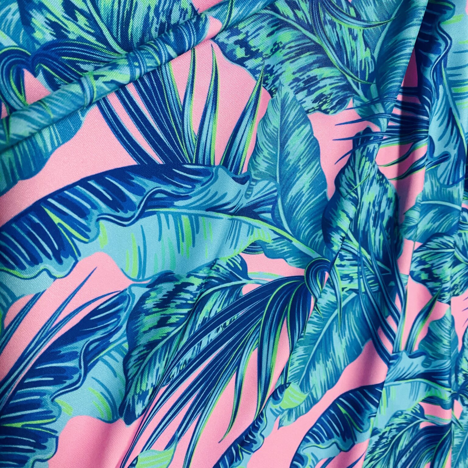 Shorts & Swim Truns Fabric Floral Print Perfect for Boardshorts Beachwear Surfshorts Boys Shorts UV 50+ Protection 100% Polyester Microfiber Non Strecth Sold by the yard