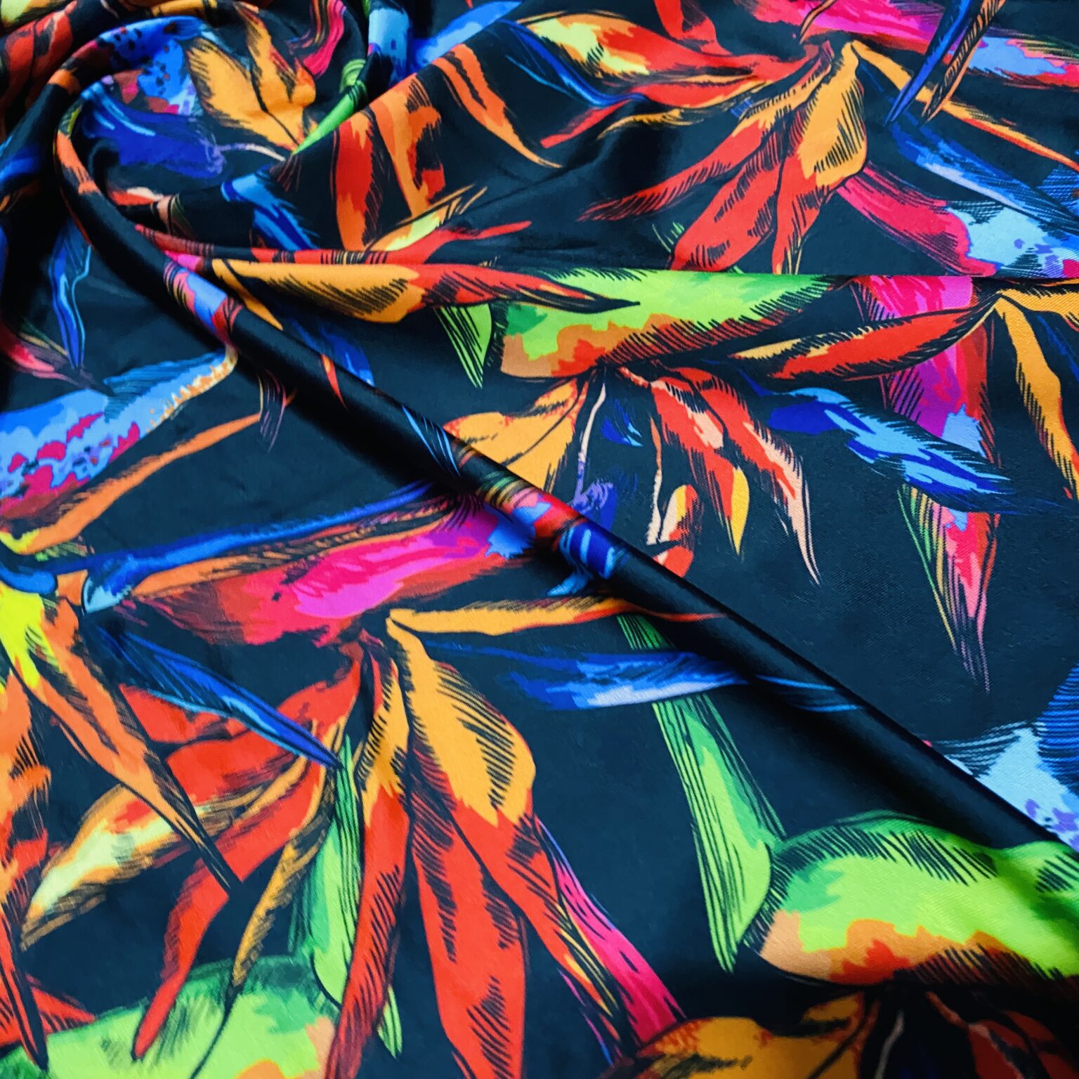 Shorts & Swim Trunks Fabric Floral Print Perfect for Boardshorts Beachwear Surfshorts Boys Shorts UV 50+ Protection 100% Polyester Microfiber Non Strecth Sold by the yard